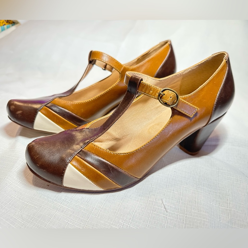 Chelsea Crew Monet t-strap heels. Size 39/8 brown and cream like new.